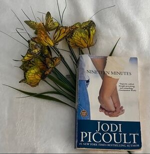 'Nineteen Minutes' Coffee Table Book - Blue and White